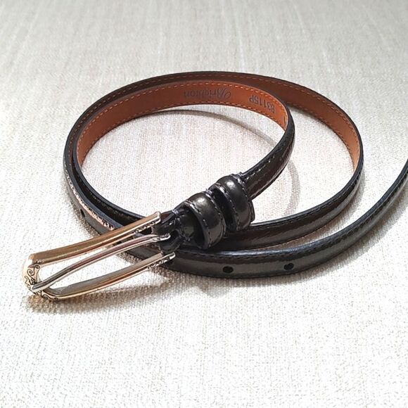 Brighton Thin Patent Leather Belt in Gunmetal Gray Silver Etched Buckle - Picture 1 of 10